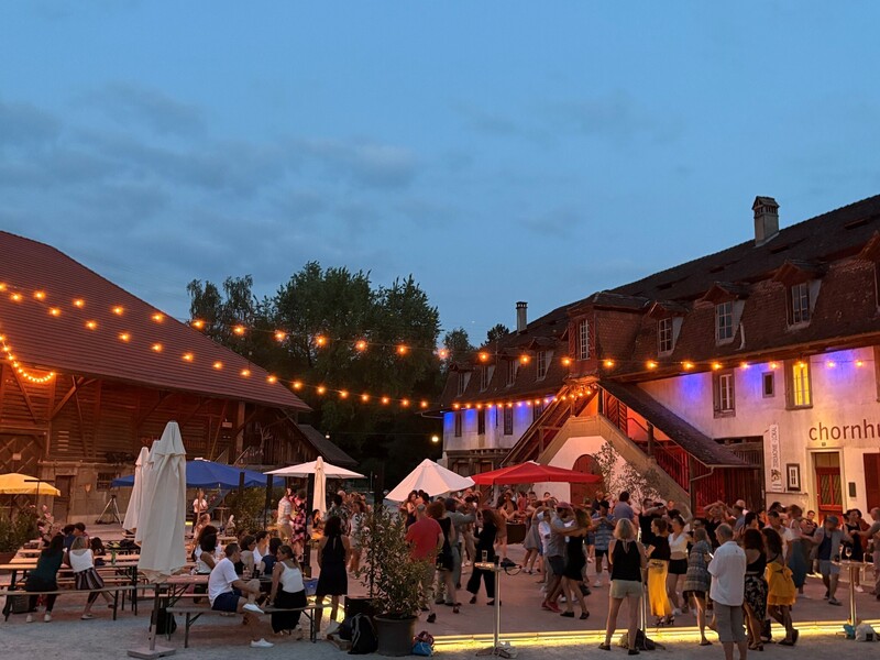 Tanzen im Schlosshof